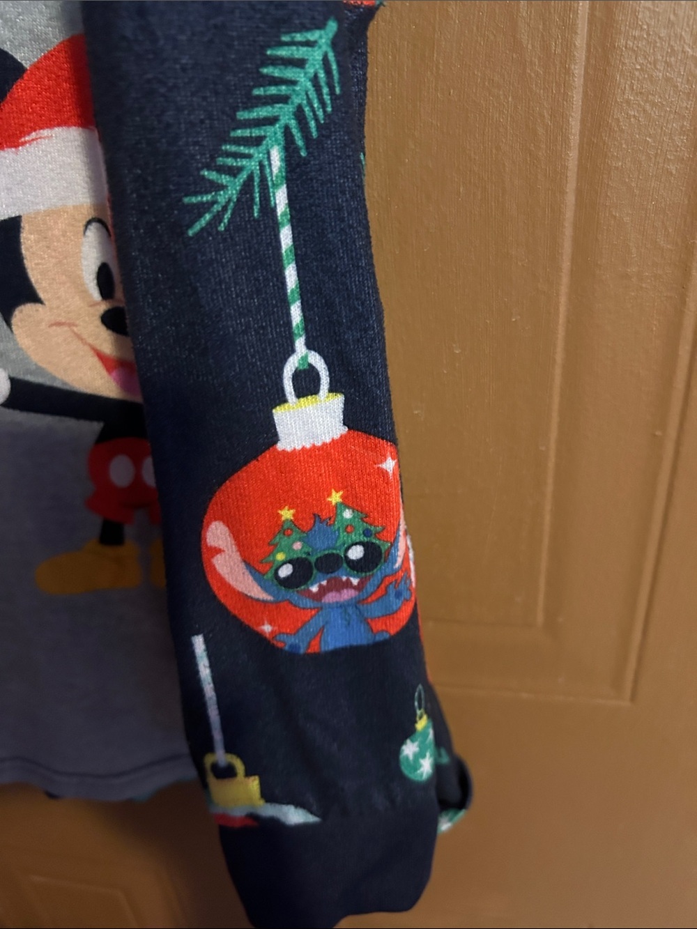 Disney 100 panjama set - Picture 3 of 9
